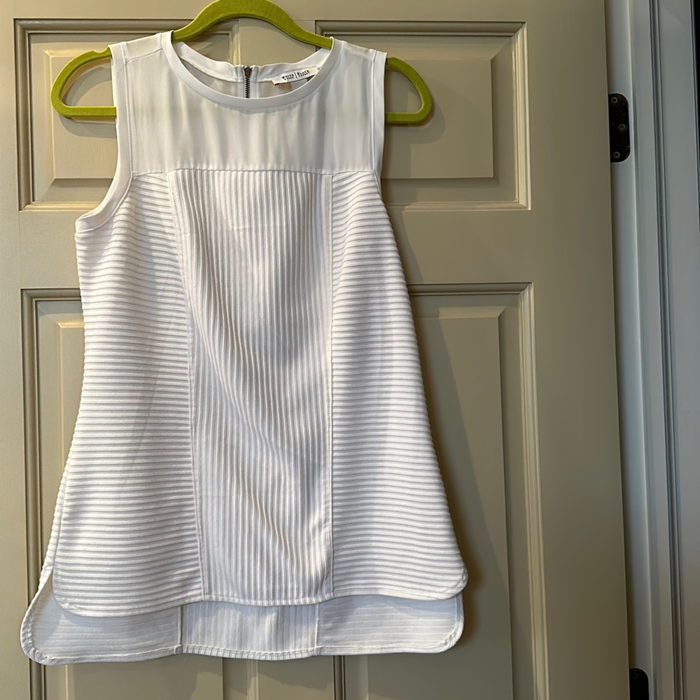 White House | Black Market Sleeveless Top sz S